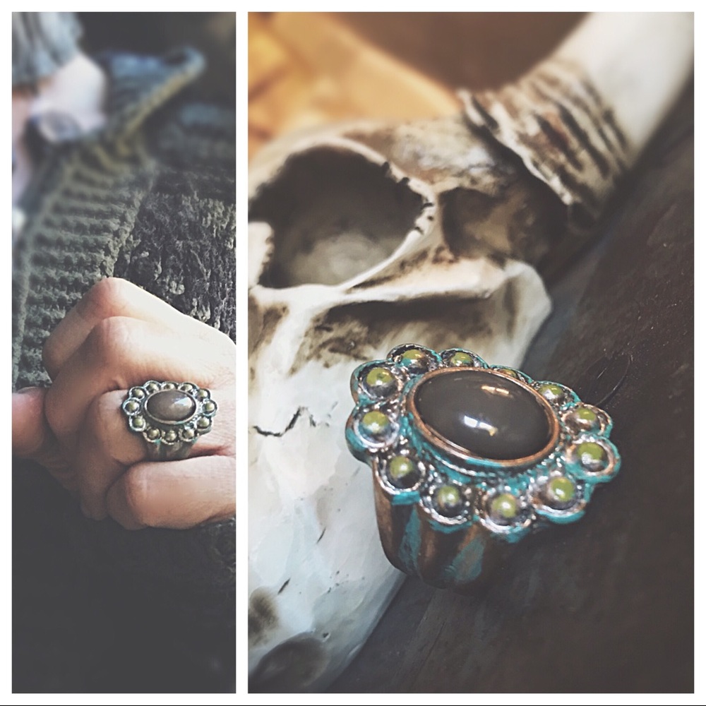 Statement Ring - Picture 3 of 8